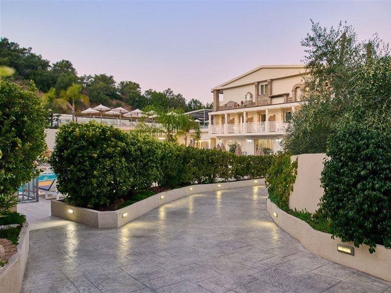 Mavrikos Hotel 3*