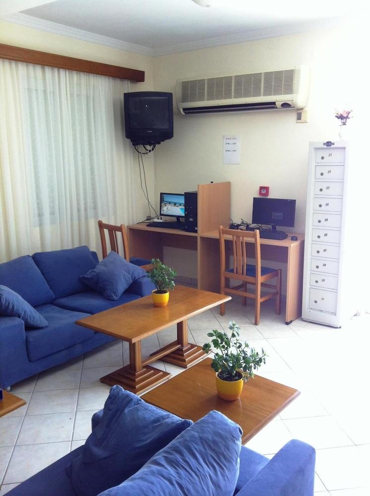 Andreolas Hotel