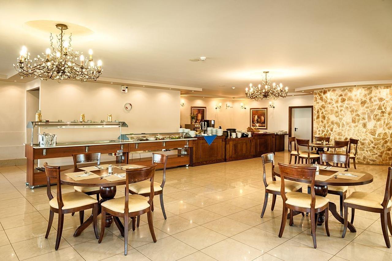 Hotel Adelais