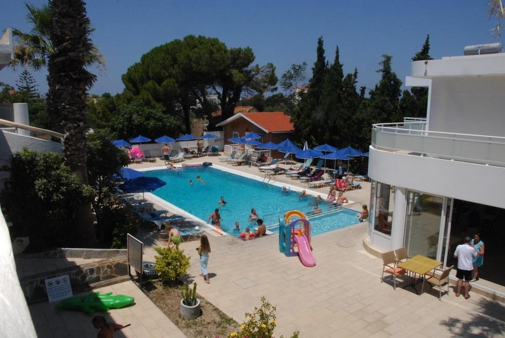 Paleos Aparthotel Ialysos (Rhodes)