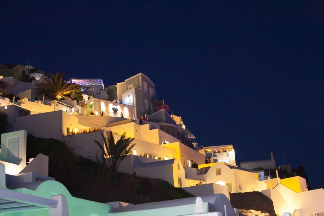 Tholos 4* Imerovigli (Santorini)