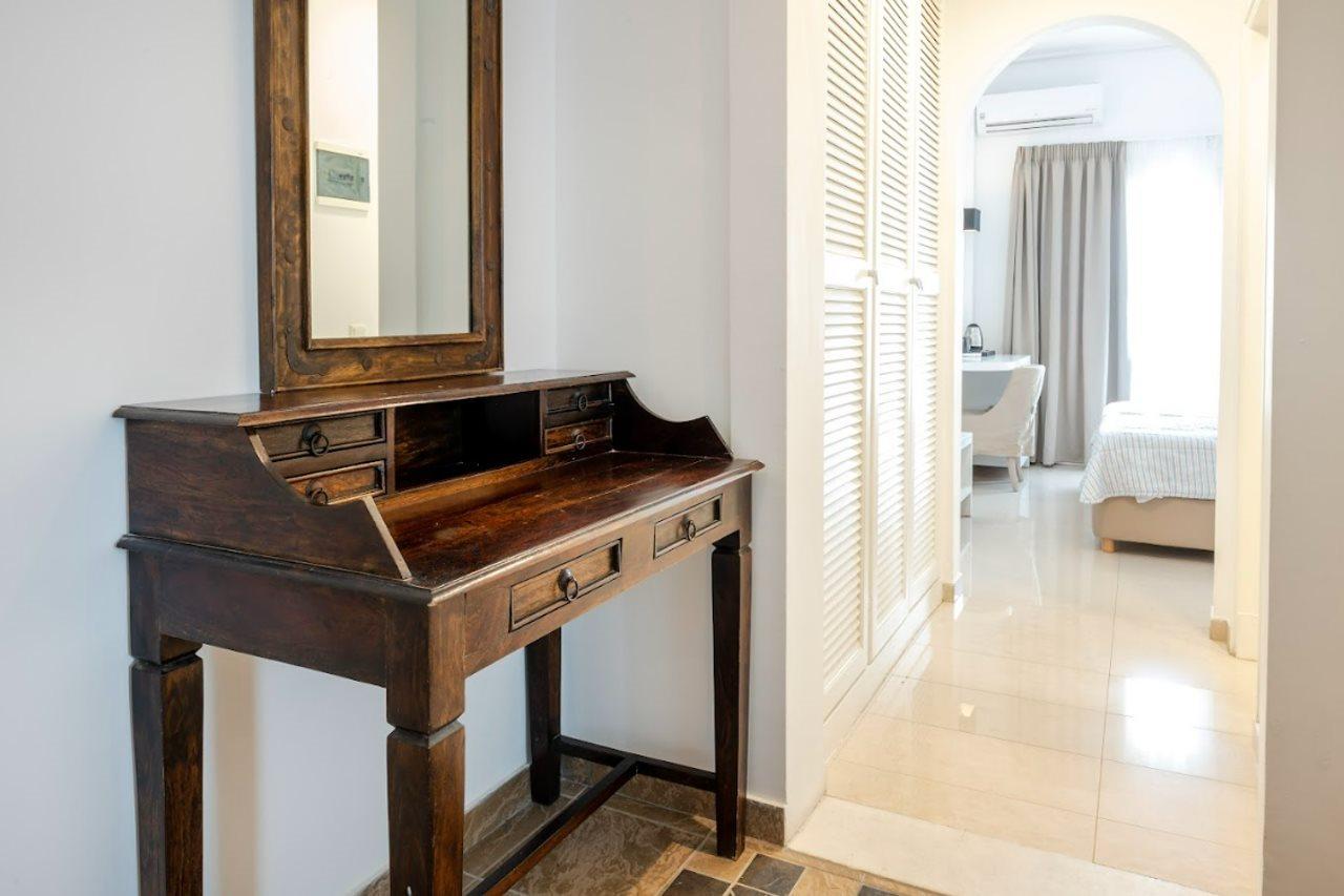 Hotel Orizontes Santorini 4*