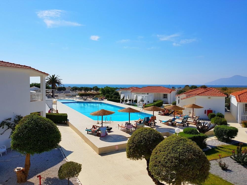 Fito Aqua Bleu Resort 3*