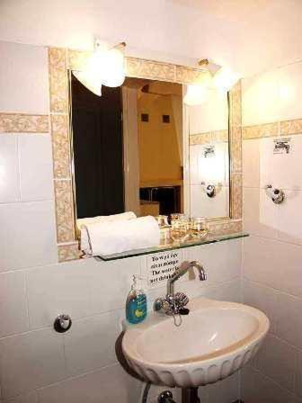 Vincenzo Family Guest house