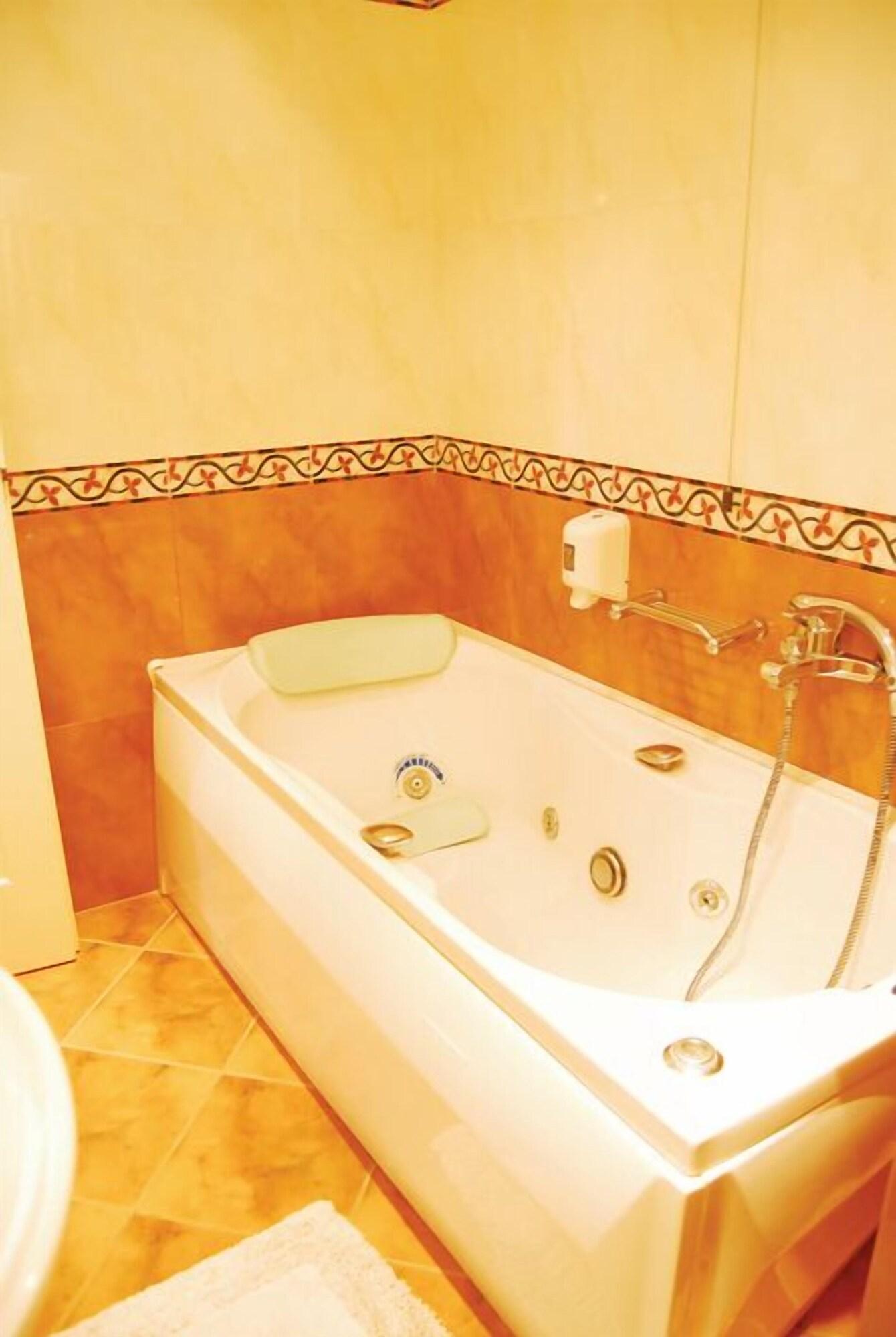 Ephira Hotel 3*