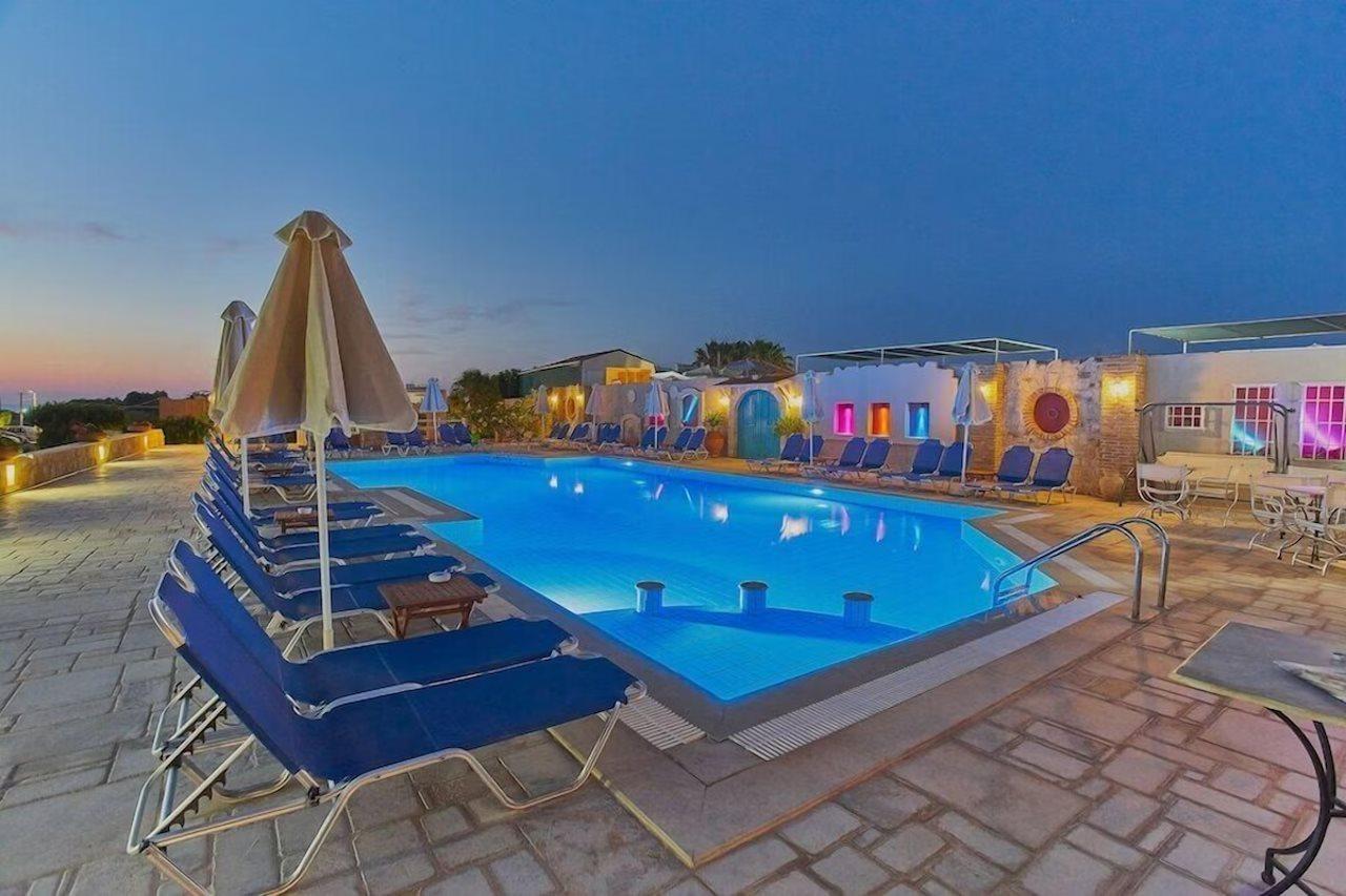 Golden Bay Aparthotel 3*