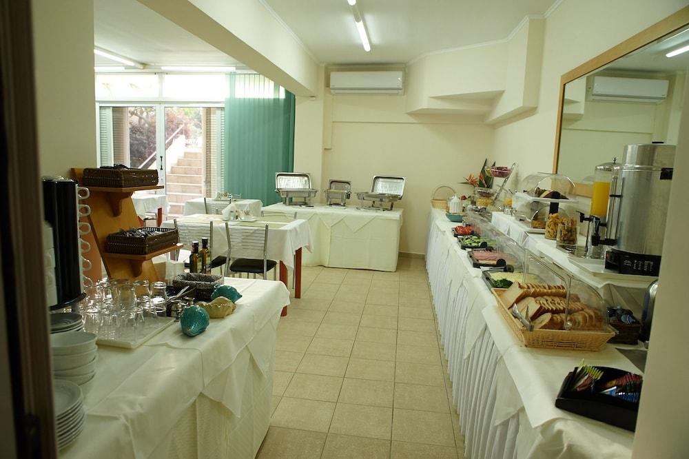 Veronica Aparthotel 3*