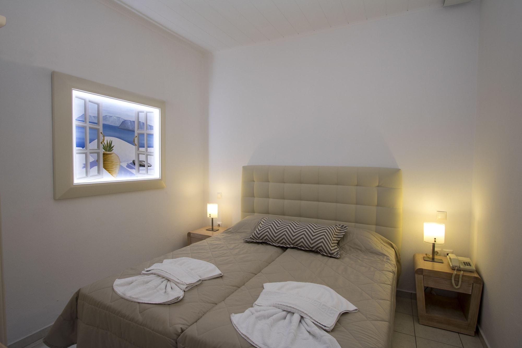 Erato Aparthotel Fira (Santorini)