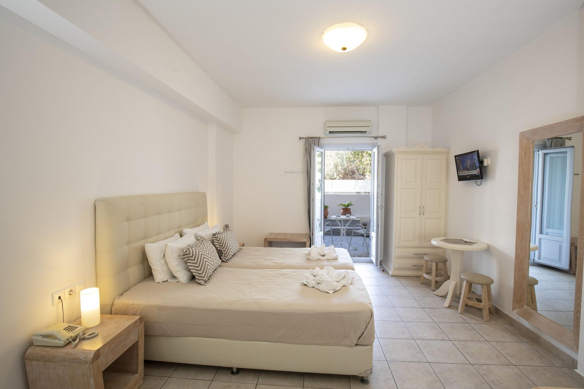Erato Aparthotel Fira (Santorini)