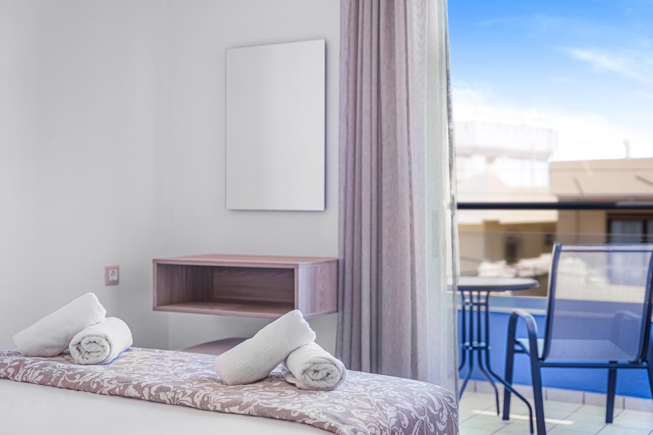 Happy Days Aparthotel