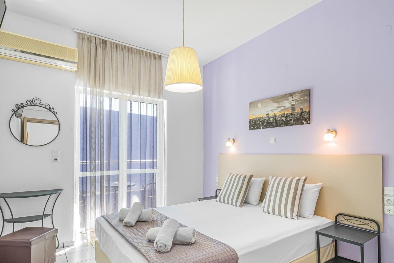Happy Days Aparthotel 3*