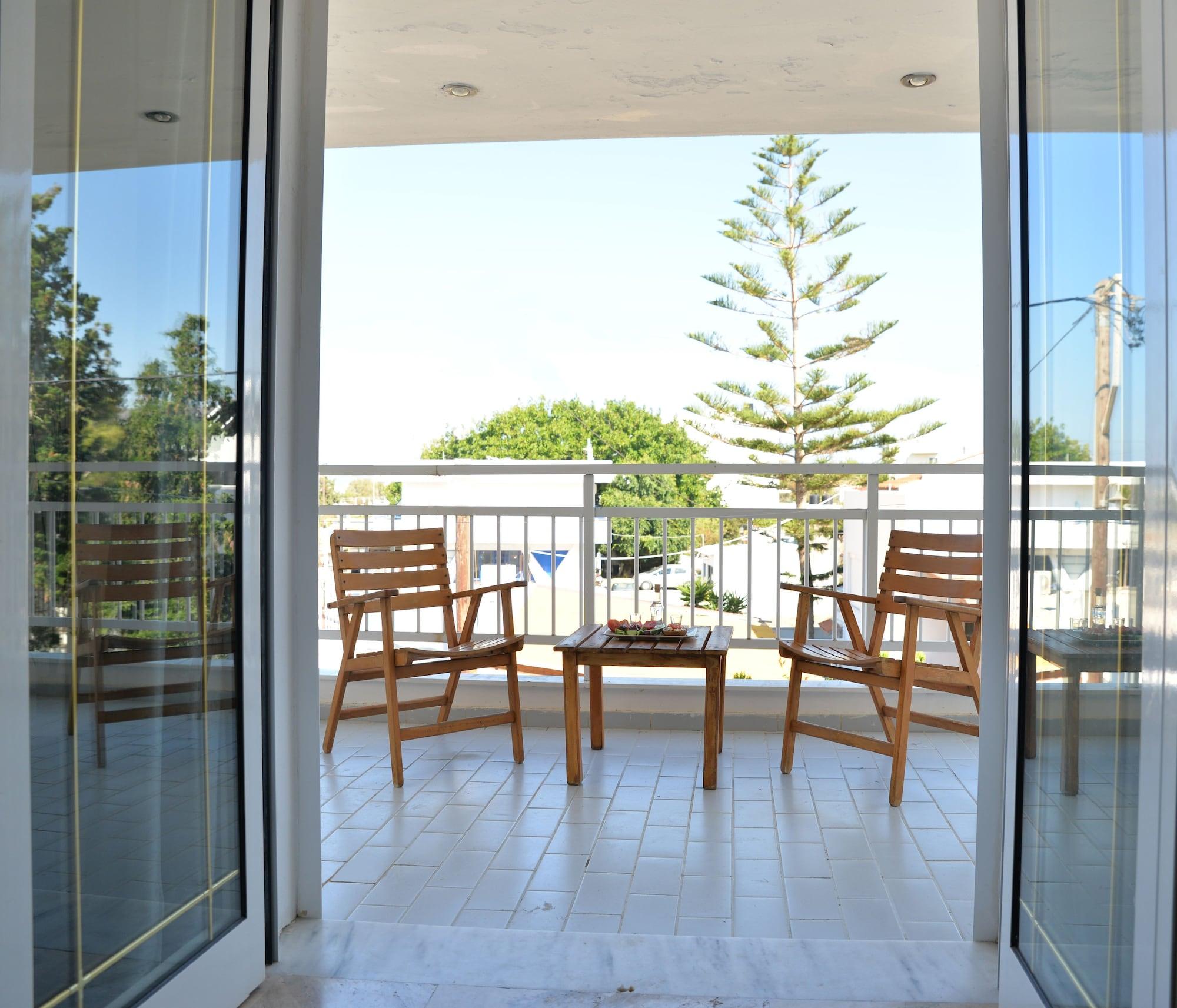 Anna Aparthotel