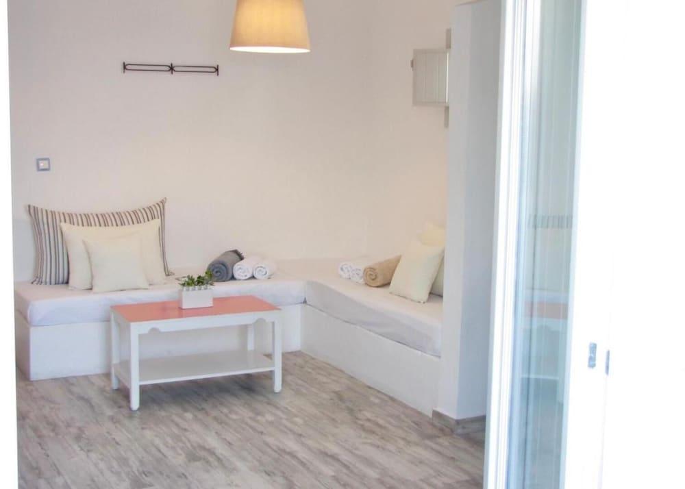 Elmarel Apartment