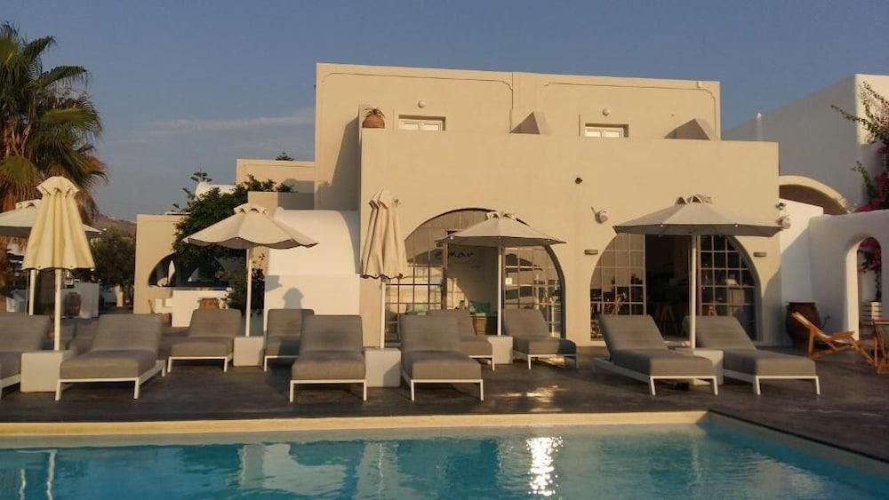 Elmarel Kamari (Santorini)