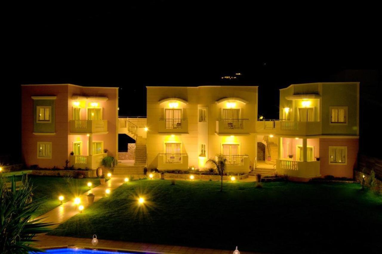 King's Village *