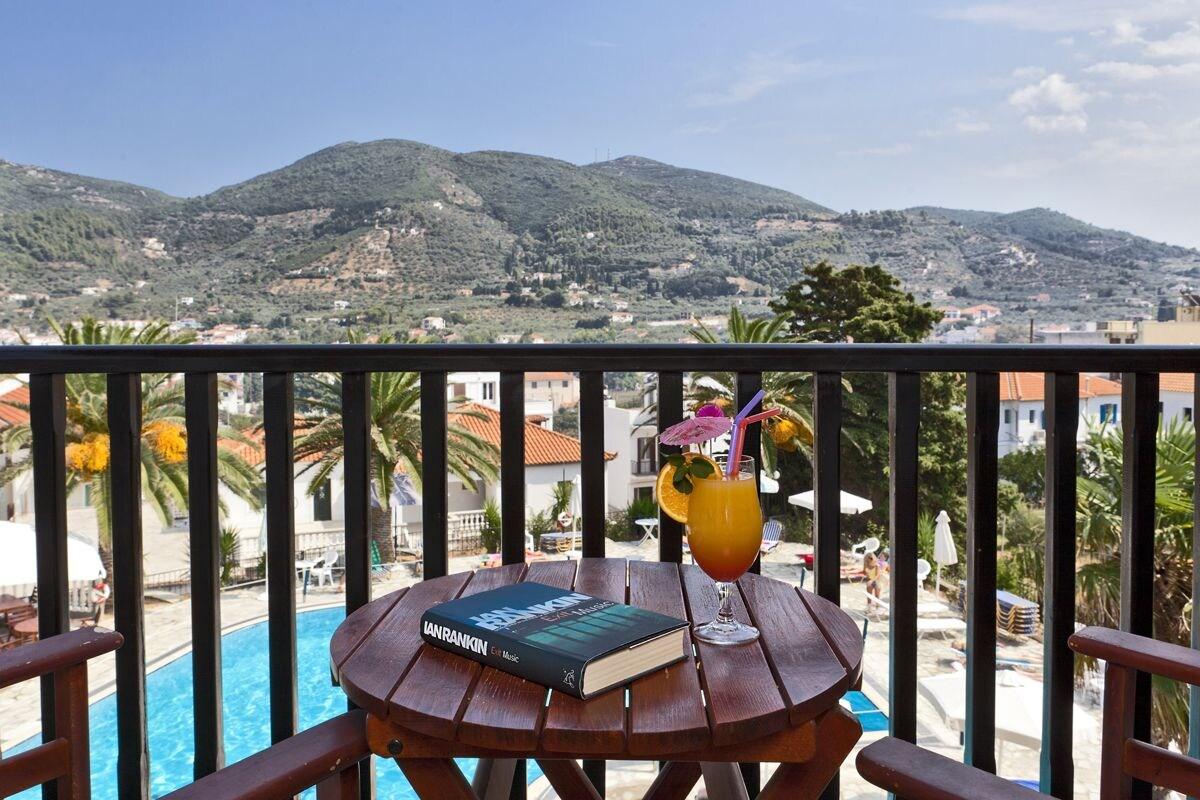 Dionyssos Hotel 3*
