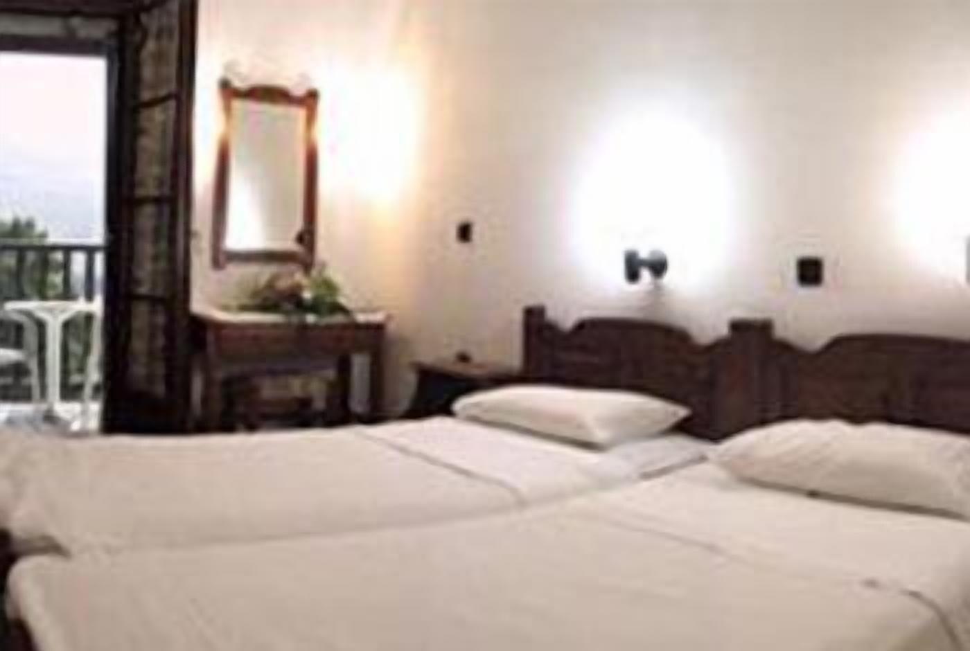 Dionyssos Hotel