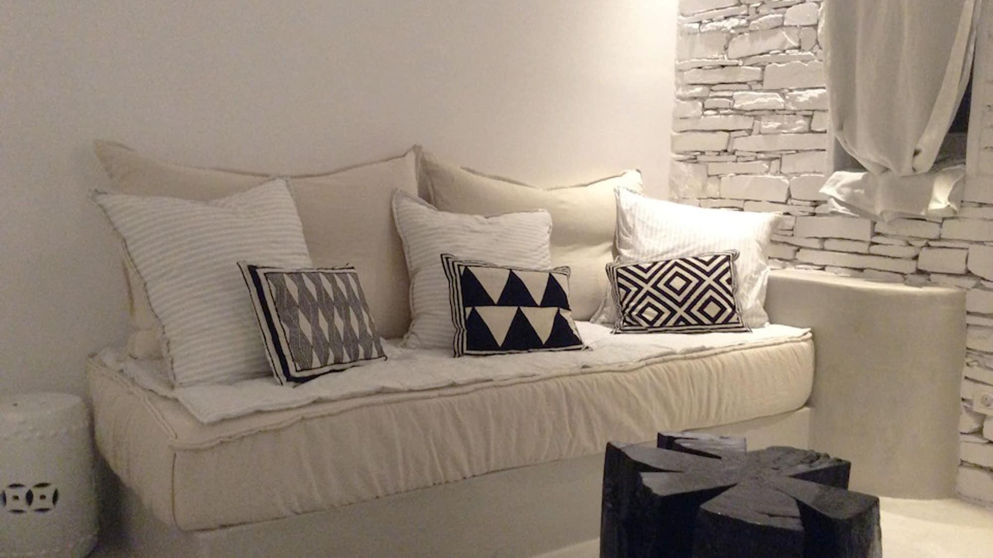 Levantes Ios Boutique Mylopotas