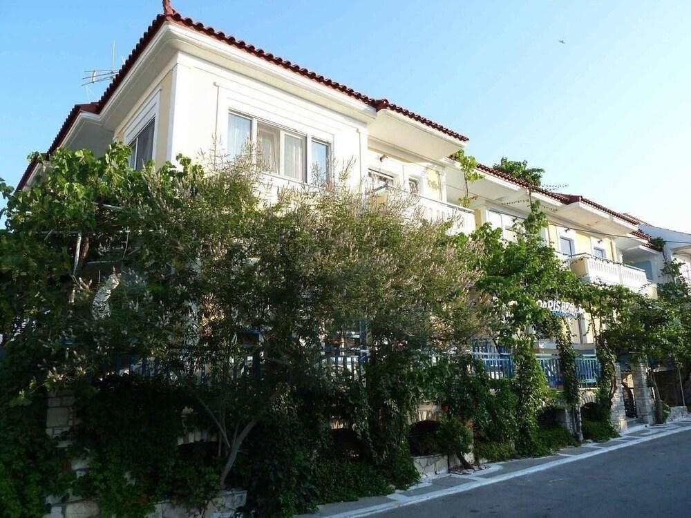 Rania Hotel 2*