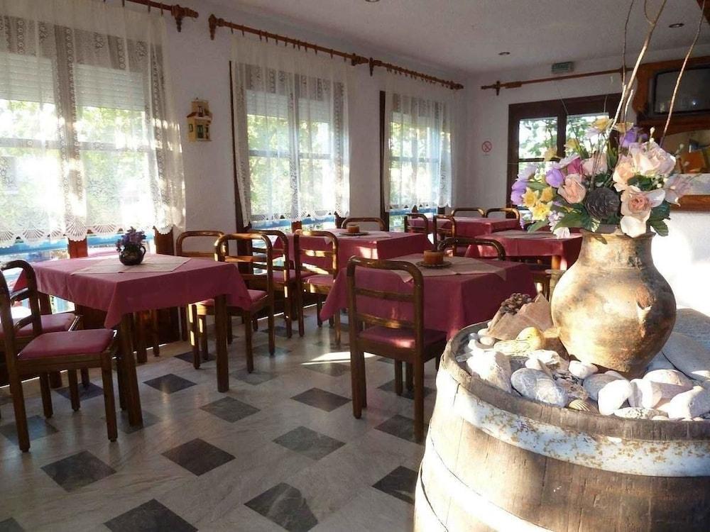 Rania Hotel