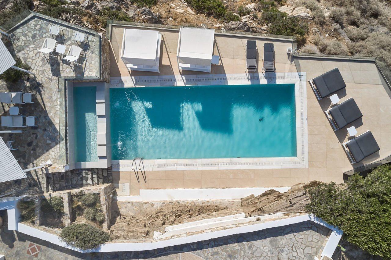 Ios Palace &