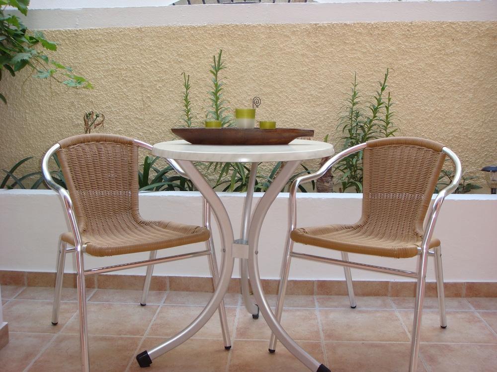 Petros * Fira (Santorini)