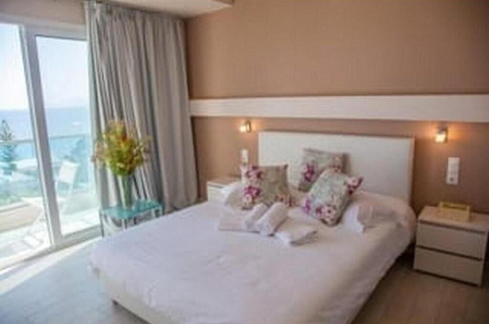 Chrysalis (adults Only) 3*