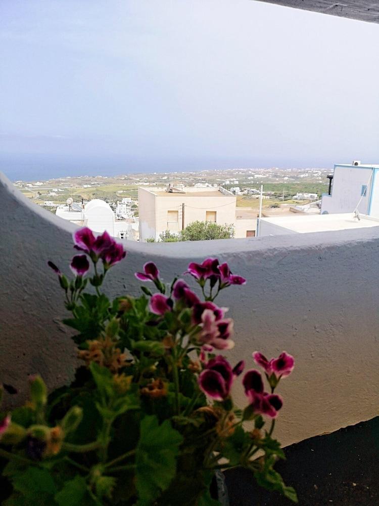Amerisa & 3* Fira (Santorini)