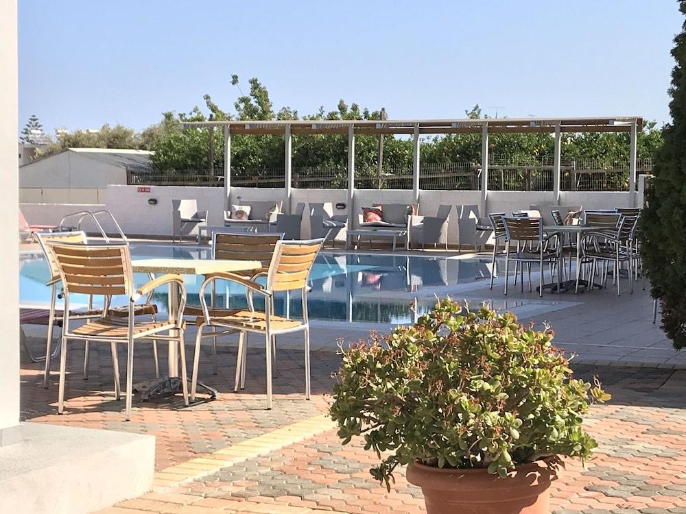 Newcastle Studios Apartment Malia (Crete)