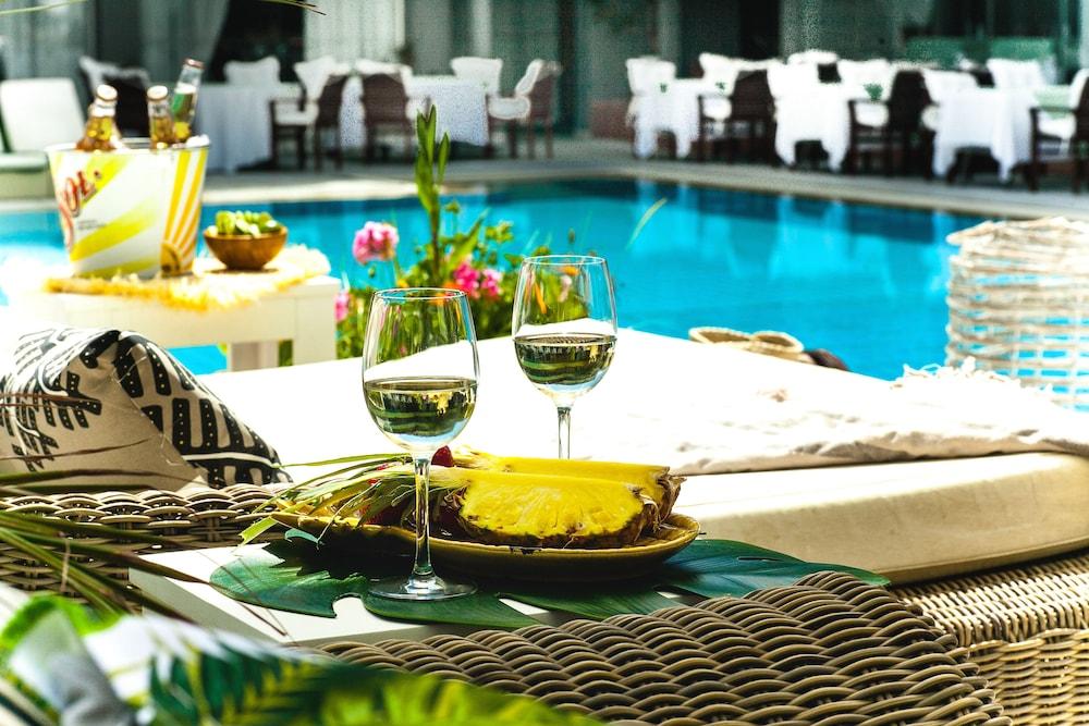 Hotel La Piscine Art Hotel, Philian And (adults Only)