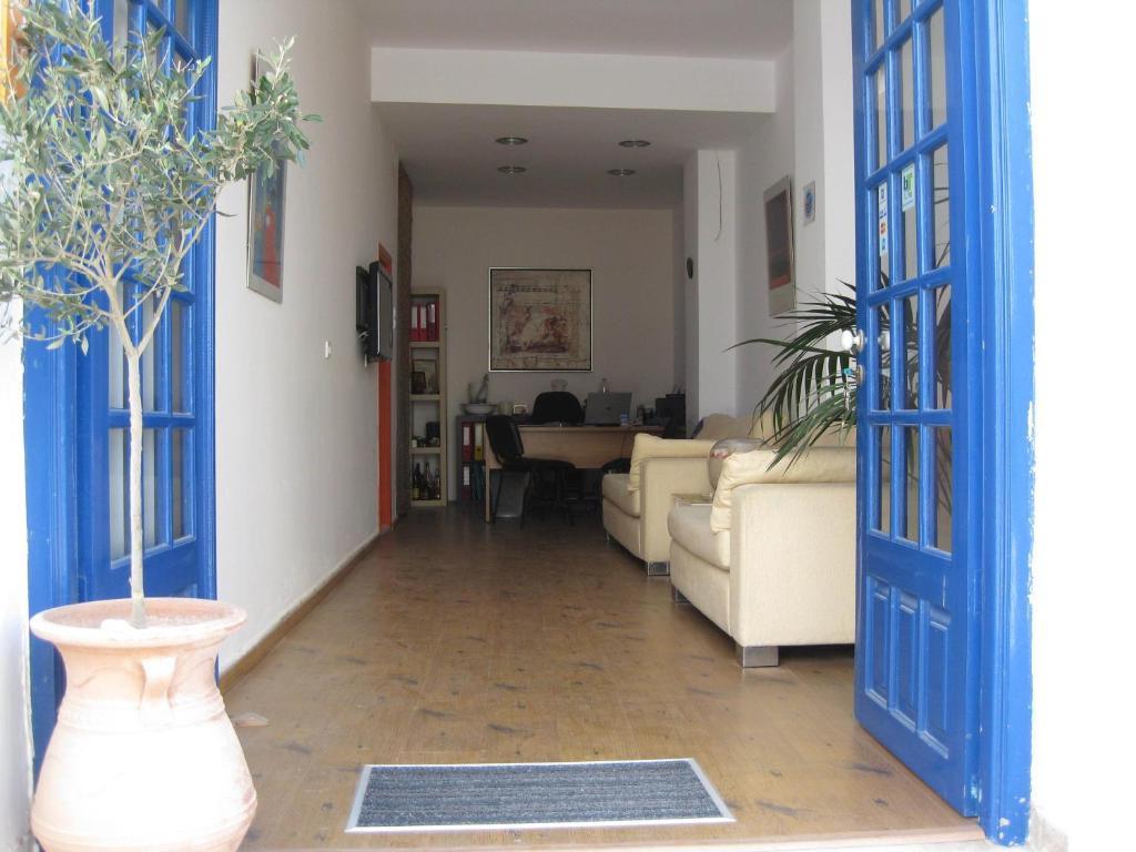 Helmos Hotel 2*