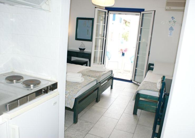Elia Apartment *