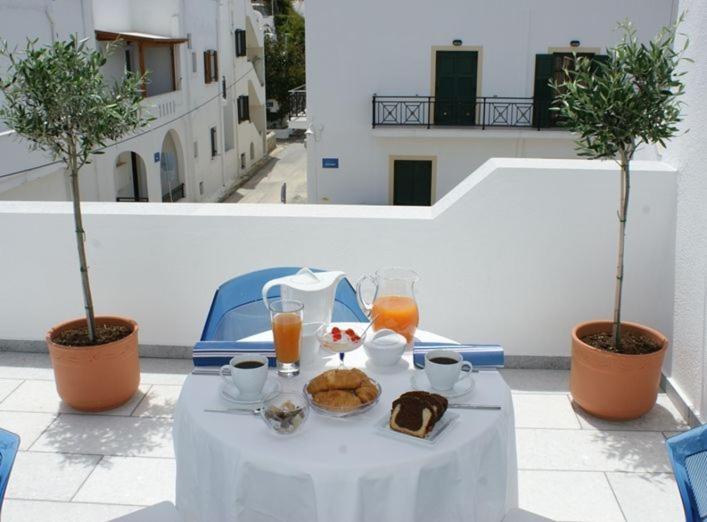 Elia * Naxos City