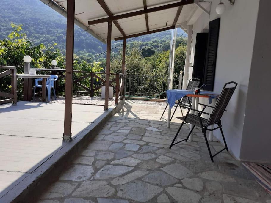ξυλοπετρα / Wood & Stone House Apartment