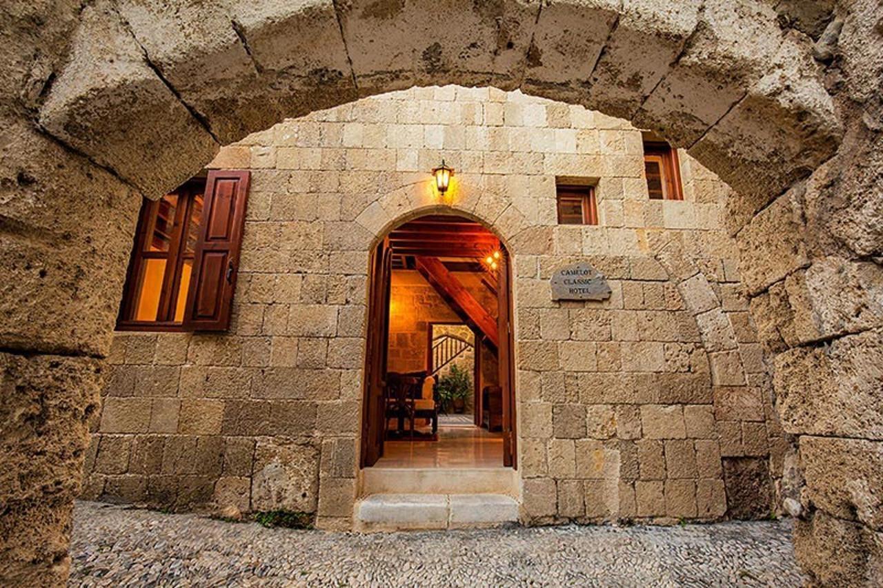 Hotel Camelot Traditional & Classic