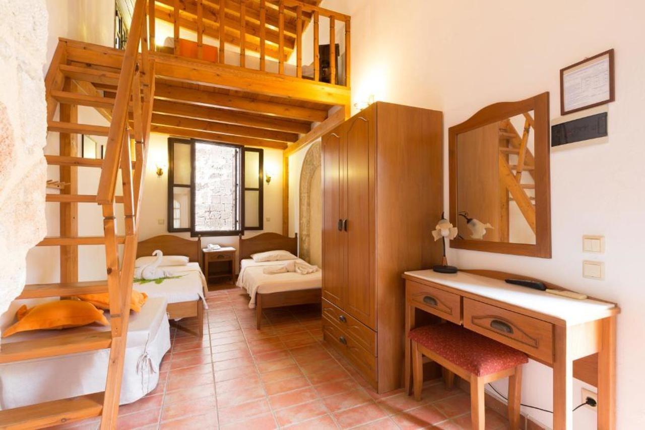 Hotel Camelot Traditional & Classic