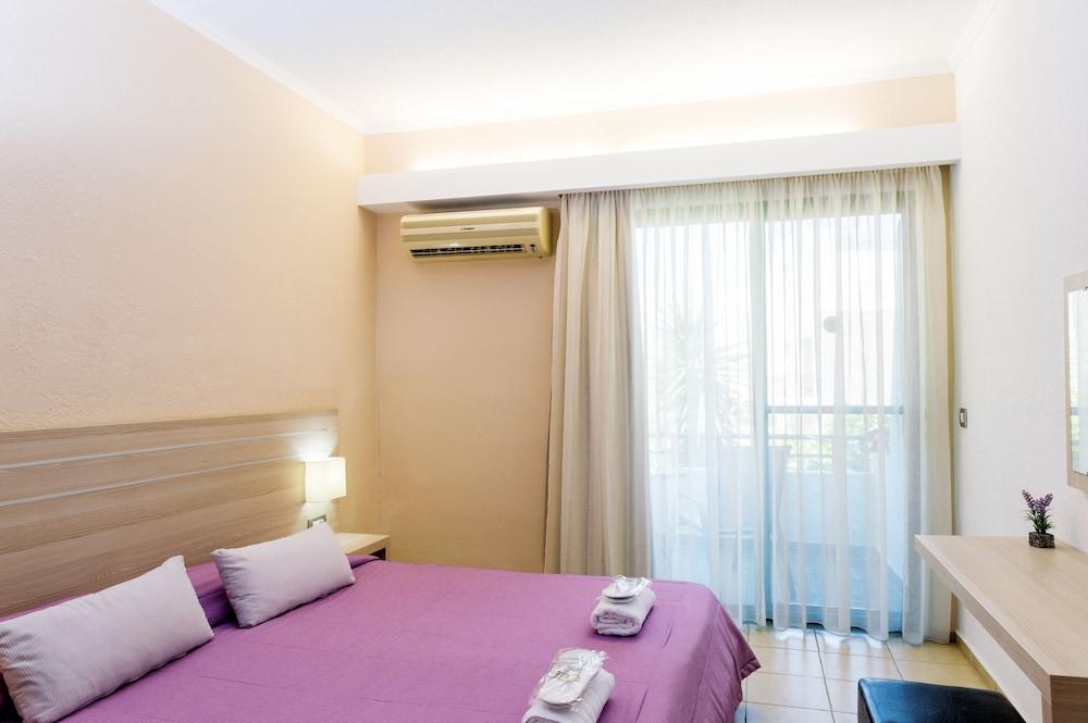 Aparthotel Terinikos Sunny Garden Junior