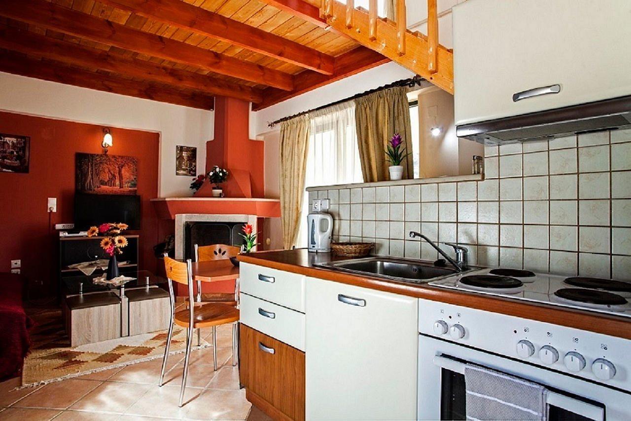 Aparthotel Estate Kares 4*