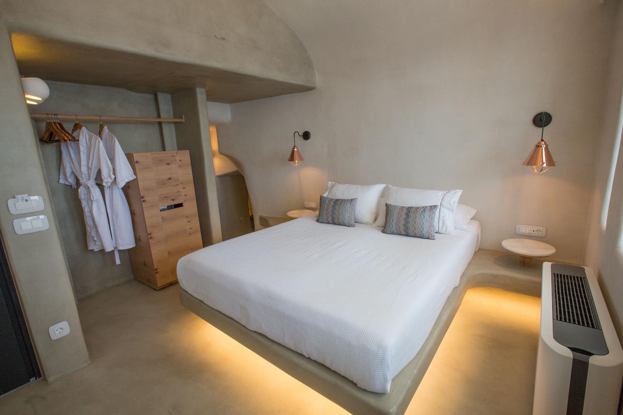 Chic Santorini 3*