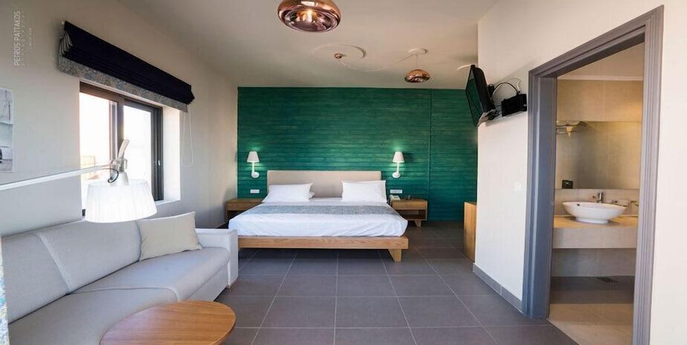 Elia Hotel 4*