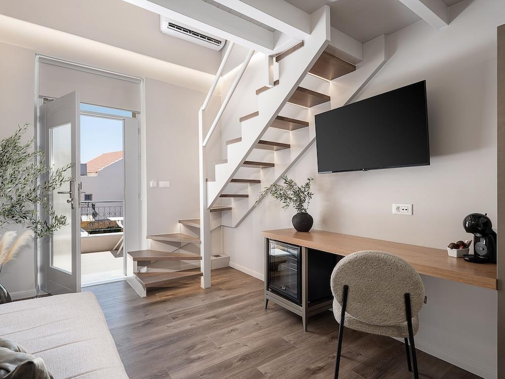 Apartment Elia Estia *