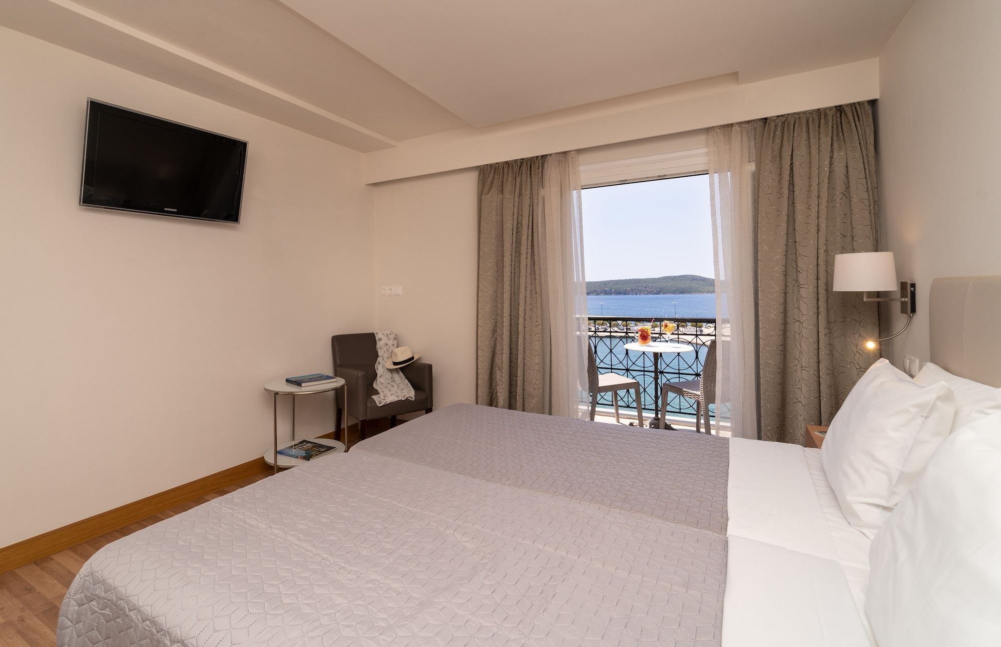 Karalis Hotel 3*