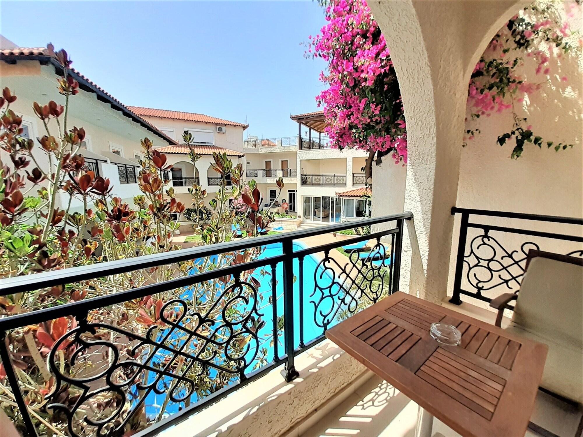 Hotel Little