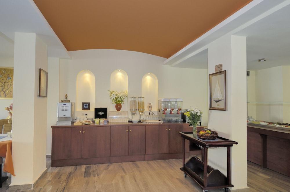 Hotel Little 2*