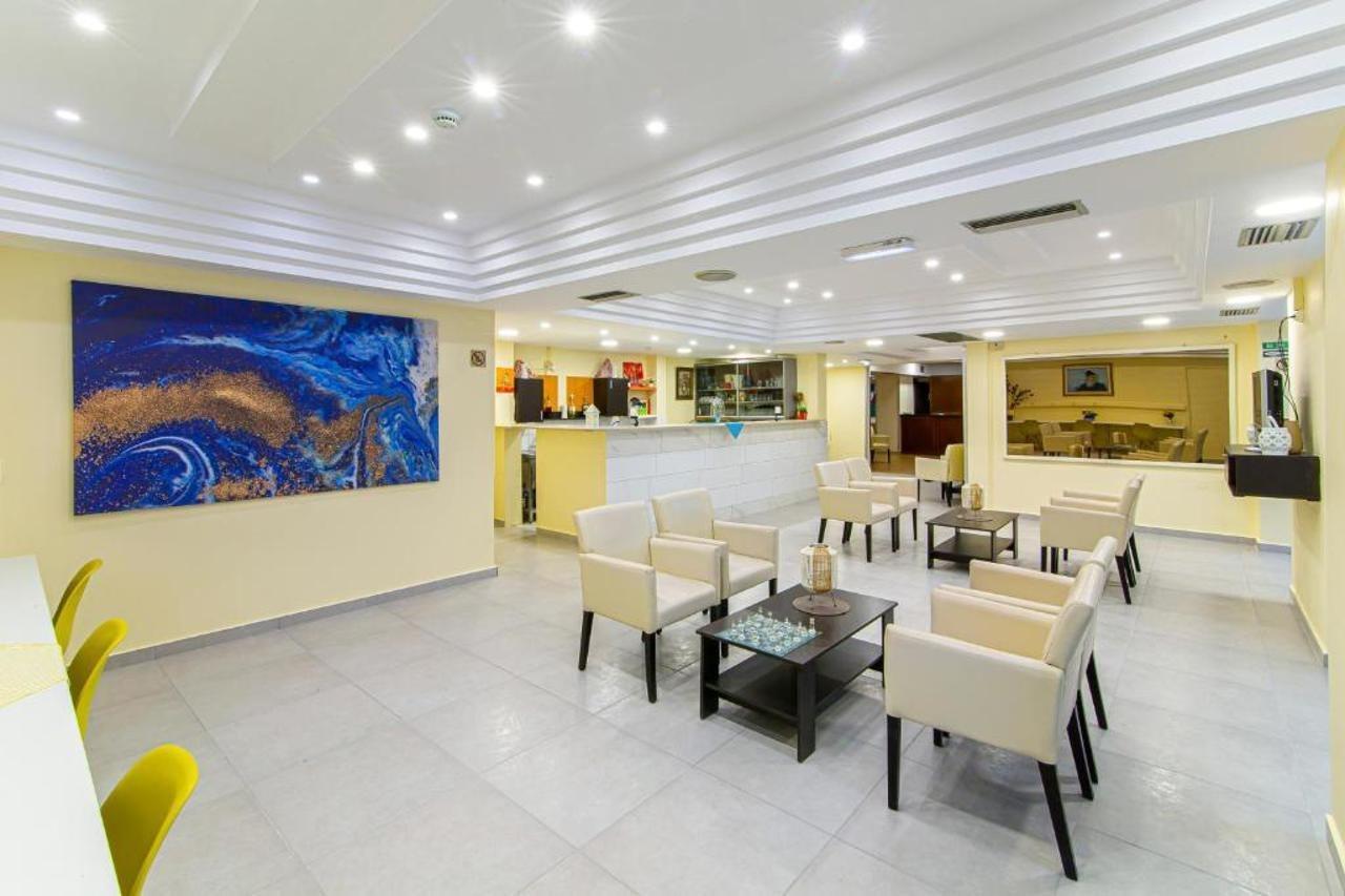 Hotel Triton 3*