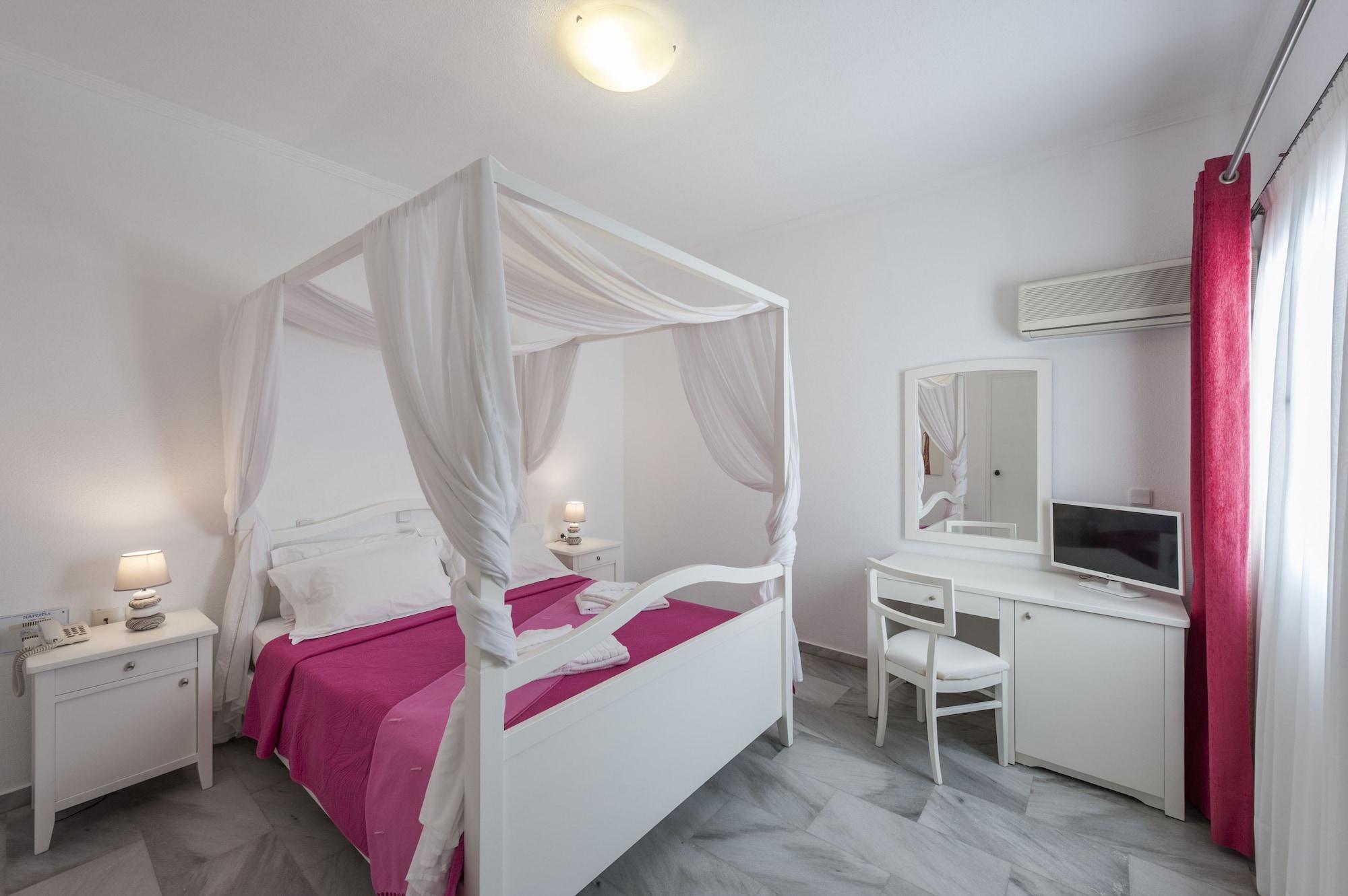 Hotel Narges 4*