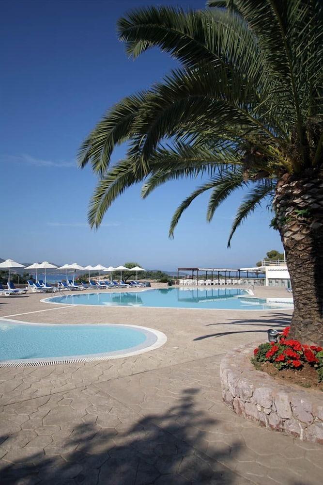 Resort Aks Hinitsa Bay 4*