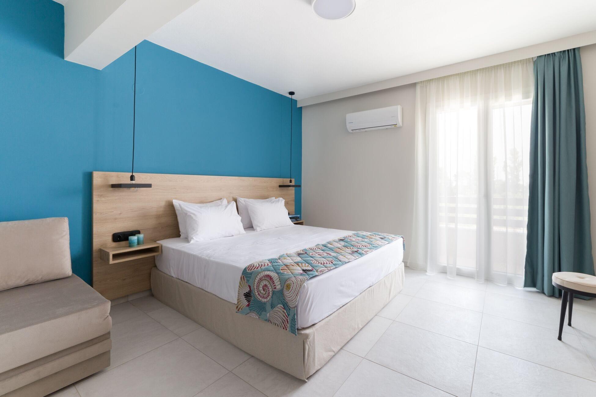 Hotel Mythic Summer 4*