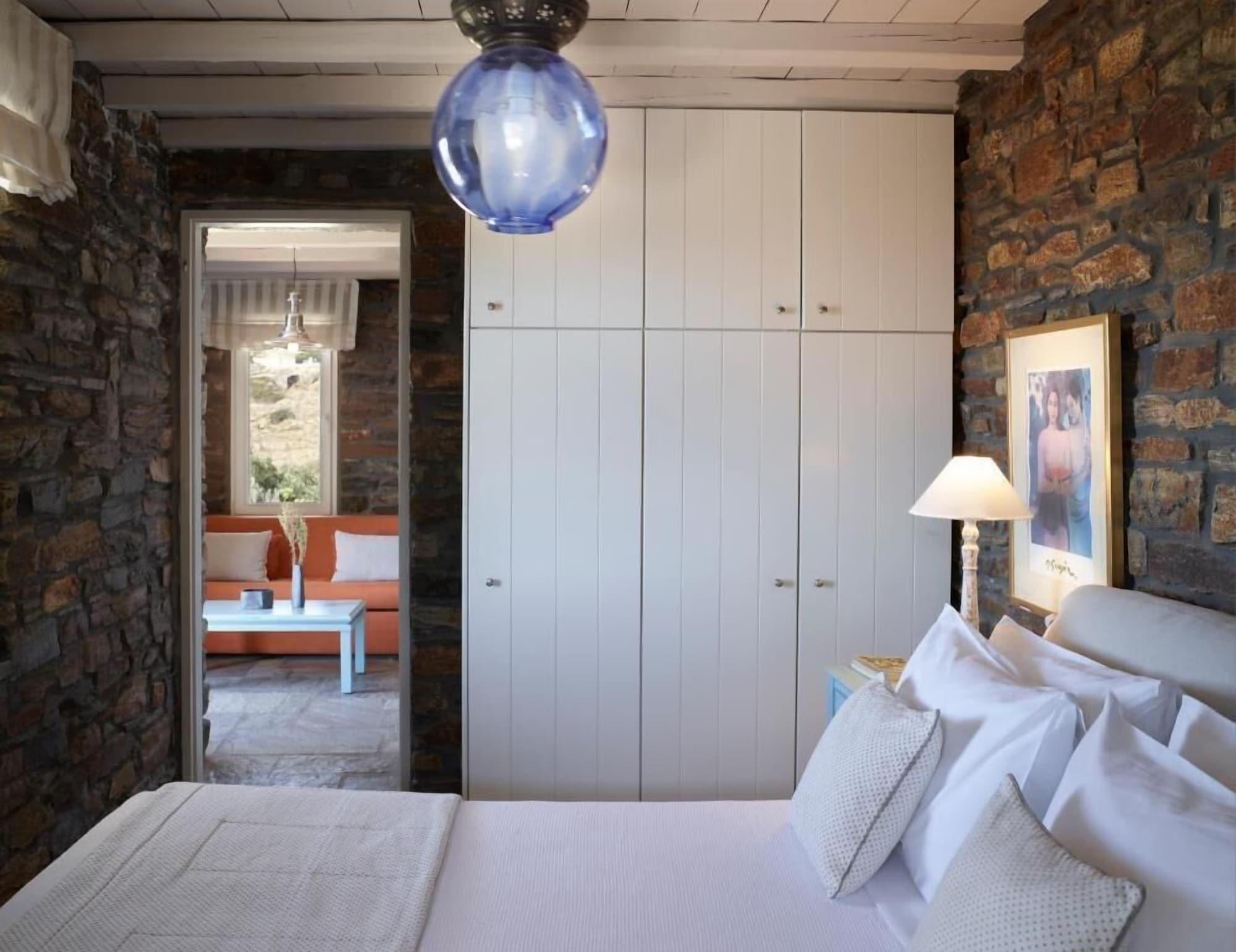 Aeolis Hotel
