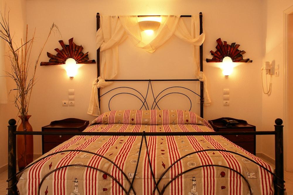 Vardia Bay Aparthotel